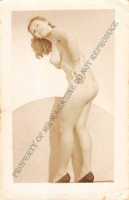 Adult B&W Photo 1940s/50s 2.5x4 Beautiful Brunette Posing Nude Pin Up 209MG
