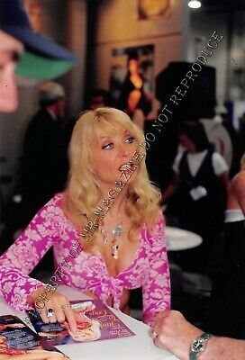 Nina Hartley Candid Original 4x6 Photo Color Star at Porn Convention 141ig
