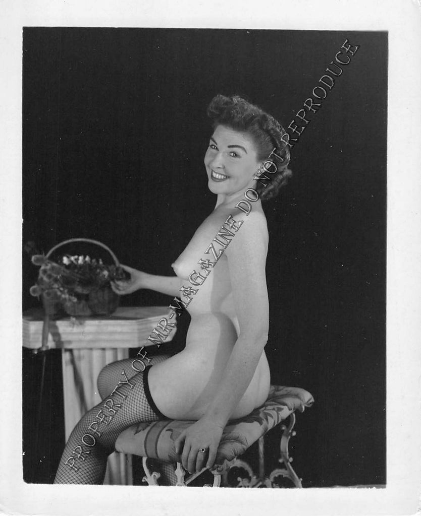 Adult Vintage 1950s B&W Photo 4x5 Sexy Brunette Nude Showing Tits PinUp 165FE