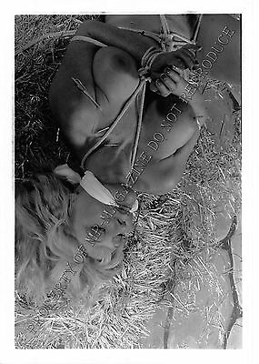 Adult 1990s B&W Photo 5x7 Bondage Greta Carlson BUSTY MILF Bound on Hay 143MZ