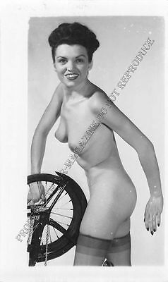 Adult B&W Photo 1940s/50s 2.5x4 Beautiful Brunette Posing Nude Pin Up 239MG