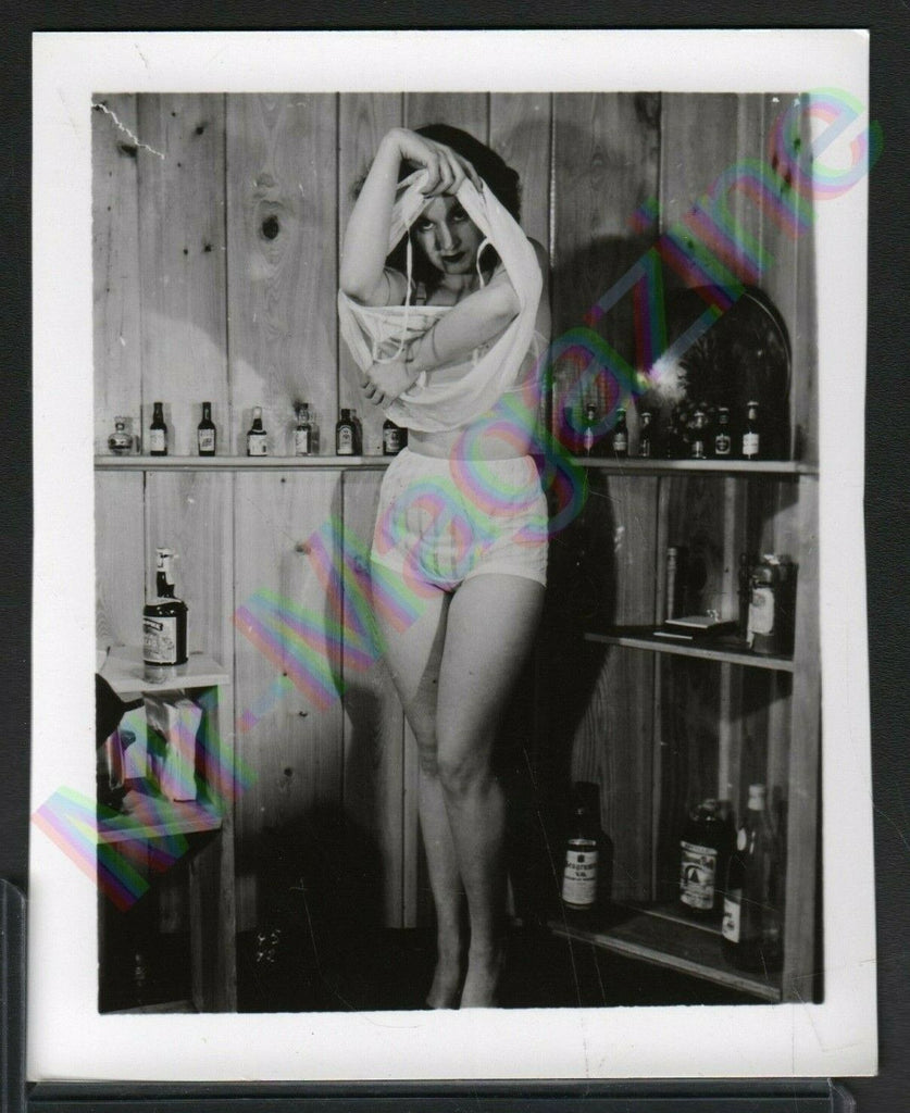 Vintage B&W Risque Pinup 4" x 5" Sexy Brunette Cheesecake AY94