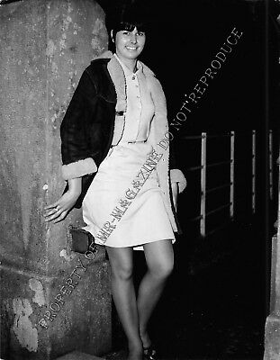 1950s Pin-Up B&W Risque Photo 8.5"x6.5" Brunette Posing Sexy Cheesecake 150FB