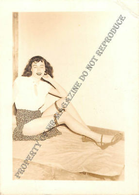 Adult Vintage B&W Photo 2.5x3 Beautiful Brunette Pinup Posing Seductive 40HU