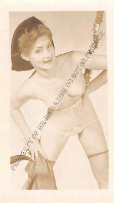 Adult B&W Photo 1940s/50s 2.5x4 Beautiful Brunette Posing Topless Pin Up 204MF