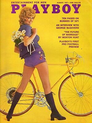 Playboy Magazine Ten Pages On Bunnies Of 1971 August 1971 010418lm-ep