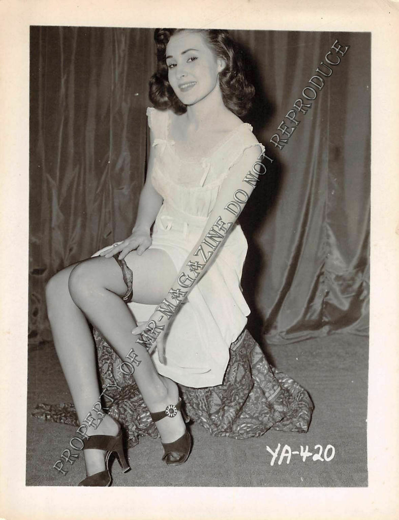 Adult Vintage 1950s B&W Photo 4x5 Sexy Brunette Taking Off Lingerie 181FF