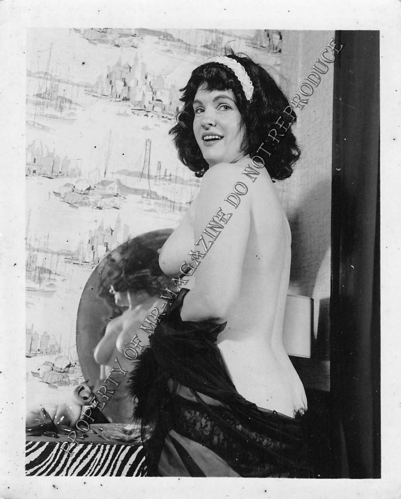 Adult Vintage 1950s B&W Photo 4x5 Sexy Brunette Taking Off Lingerie 172FF