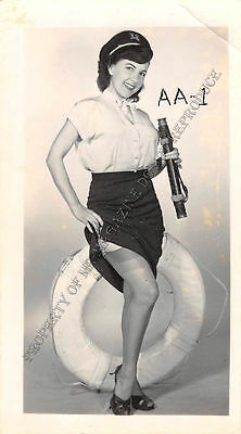 Adult B&W Photo 1940s/50s 2.5x4 Beautiful Brunette Clothed Seductive Pose 255MG