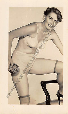 Adult B&W Photo 1940s/50s 2.5x4 Beautiful Brunette Seductive in Lingerie 143MH