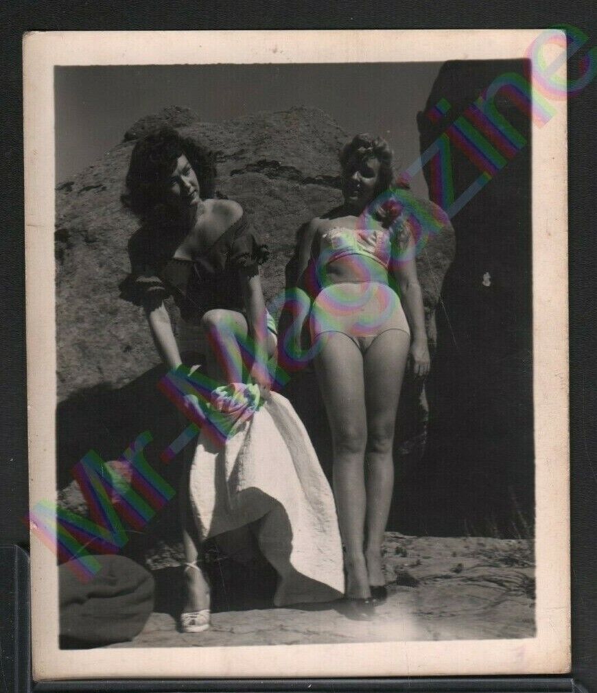 Vintage B&W Risque Pinup 4" x 5" Sexy Blonde and Brunettes Cheesecake AU29