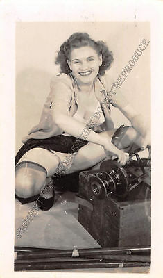 Adult B&W Photo 1940s/50s 2.5x4 Beautiful Brunette Clothed Seductive Pose 278MG