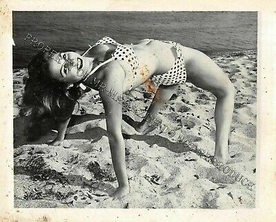 Risque Vintage 1950s B&W Photo 4x5 Beautiful Brunette Pin Up Beach Bikini 56FF