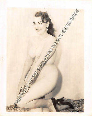 Adult Vintage B&W Photo 4x5 Beautiful Brunette Posing Nude Sexy Tits Out 63HP