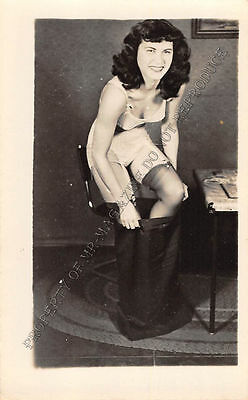 Adult B&W Photo 1940s/50s 2.5x4 Beautiful Brunette Seductively Undressing 33MH