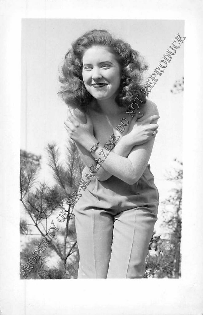 Adult B&W Photo Vintage 2.5x4" Sexy Brunette Outdoors Nude Stripping 15FS