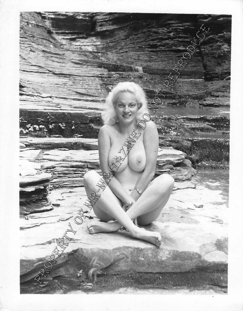 Adult Vintage 1950s B&W Photo 4x5 Busty Blonde Nude Showing Huge Tits 227FE