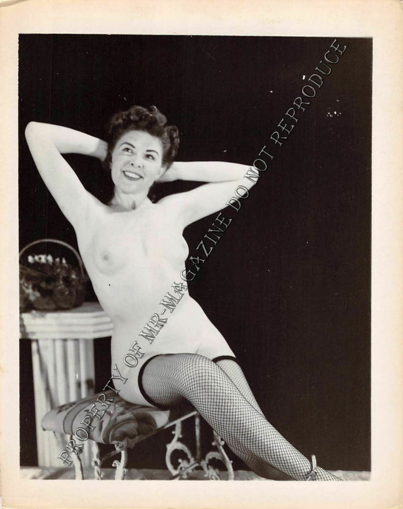 Adult Vintage 1950s B&W Photo 4x5 Sexy Brunette Nude Showing Tits 159FE