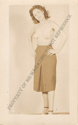 Adult B&W Photo 1940s/50s 2.5x4 Beautiful Brunette Posing Topless Pin Up 44MG