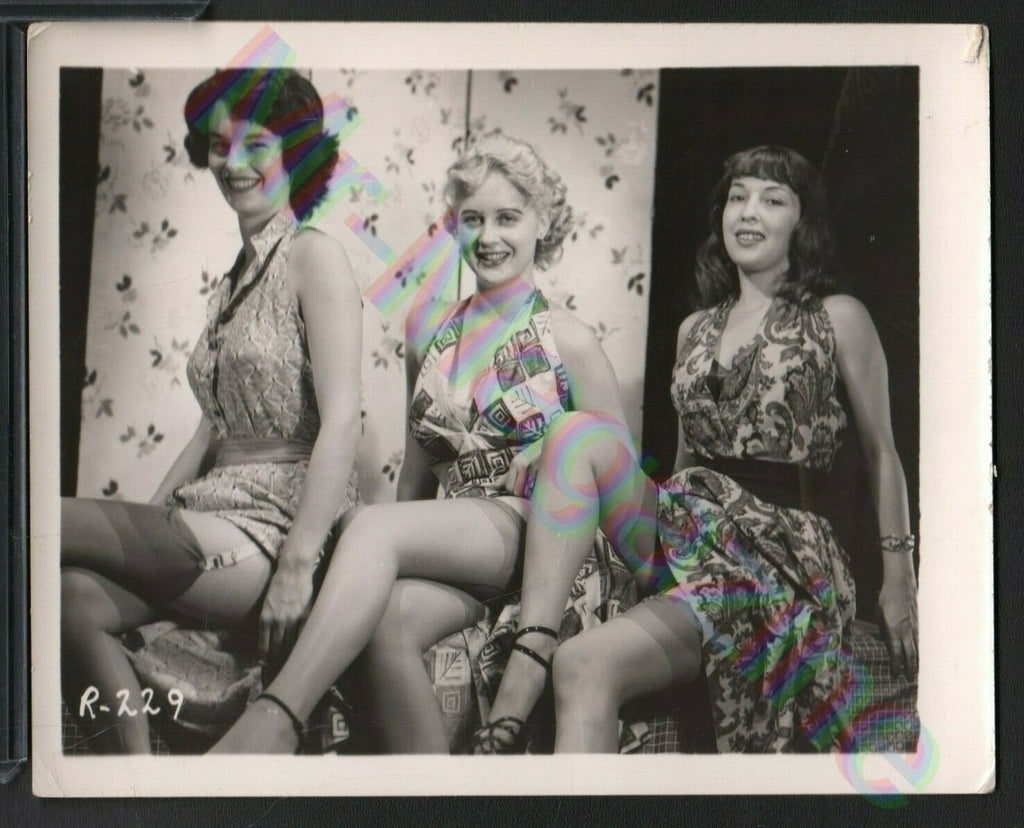 Vintage B&W Risque Pinup 4" x 5" Sexy Blonde and Brunettes Cheesecake AY68