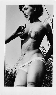 Adult B&W Photo 1940s/50s 2.5x4 Beautiful Brunette Seductively Undressing 23MH
