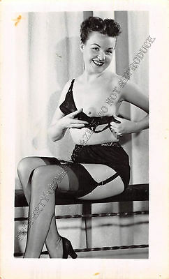 Adult B&W Photo 1940s/50s 2.5x4 Beautiful Brunette Seductively Undressing 110MH