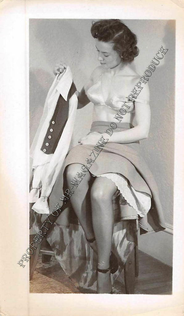 Adult B&W Photo Vintage 2.5x4" Sexy Brunette Nude Stripping Seductive HOT 53FS