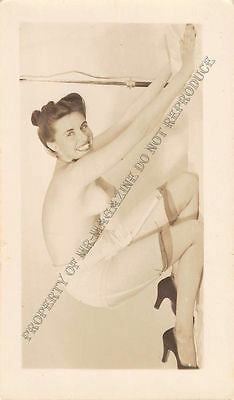 Adult B&W Photo 1940s/50s 2.5x4 Beautiful Brunette Posing Topless Pin Up 13MG