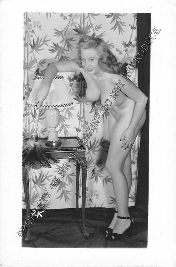 Adult Vintage 1950s B&W Photo 2.5x4 Beautiful Blonde Pin Up Sexy Nude 26FG
